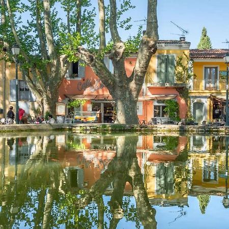 Appartement T2 Centre Village Cucuron Buitenkant foto