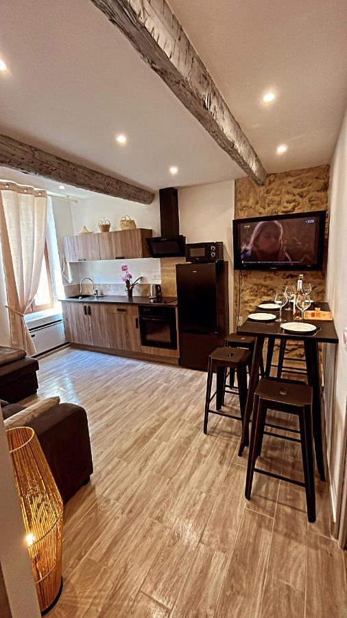 Appartement T2 Centre Village Cucuron Buitenkant foto