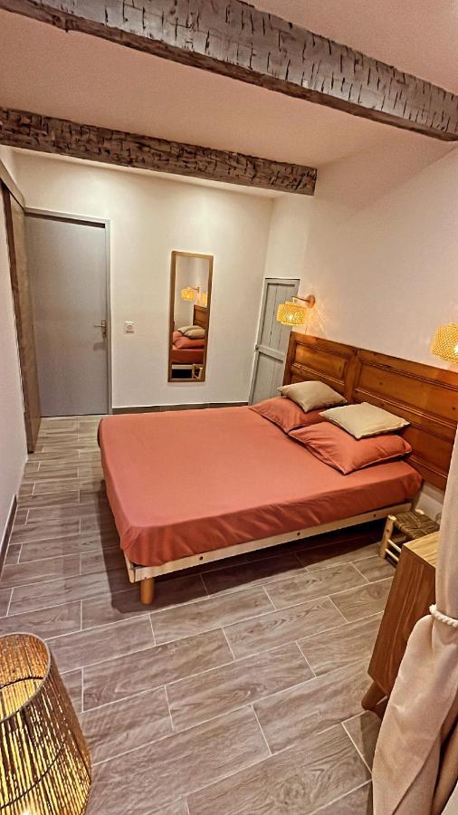 Appartement T2 Centre Village Cucuron Buitenkant foto